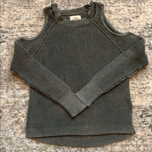 Shoulder cut out sweater